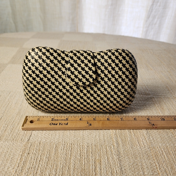 Y2K Banana Republic Woven Black and Tan Clutch - Picture 6 of 7